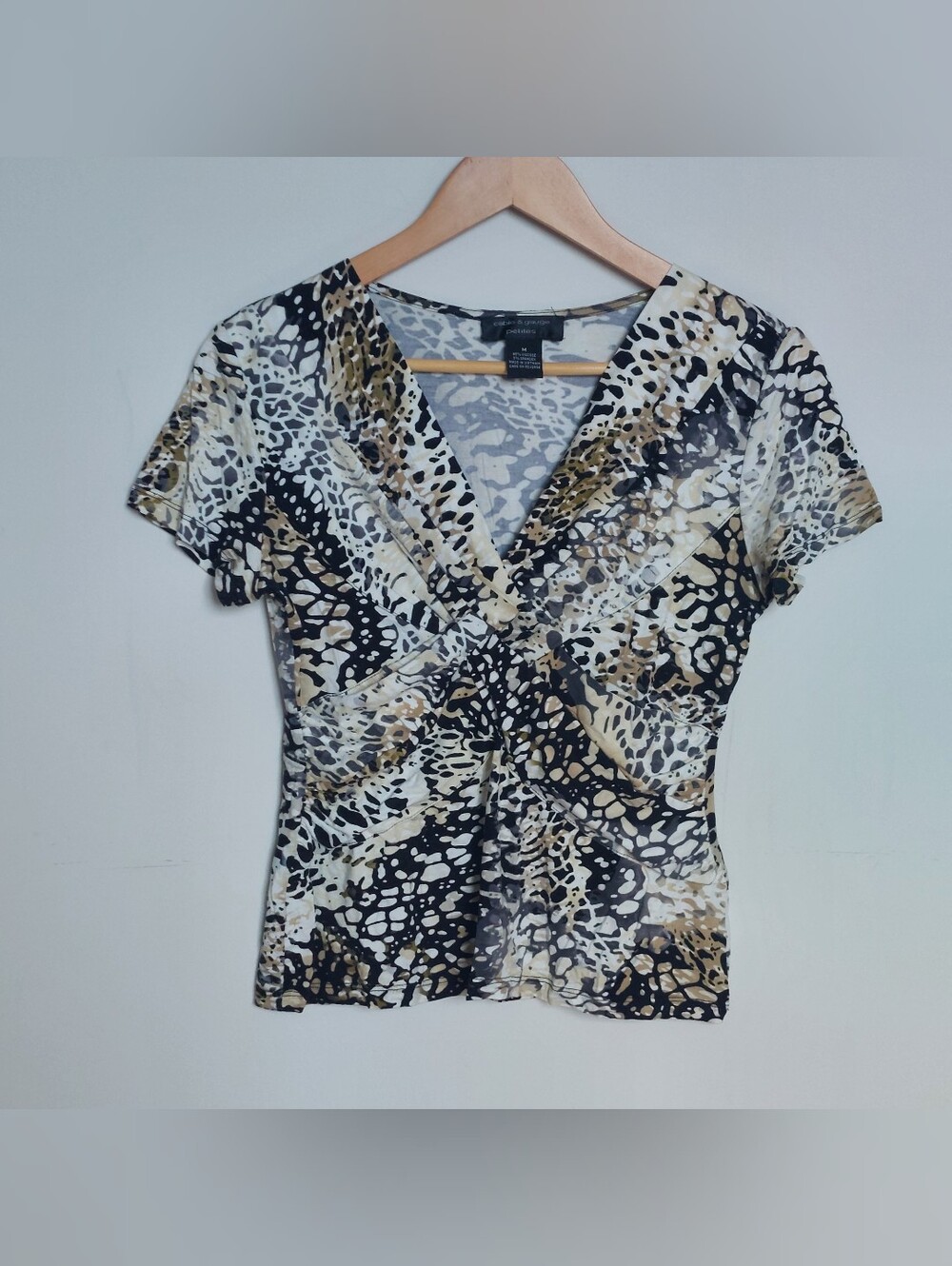Cable & Gauge Petites Animal Print Twist Front Top Size M